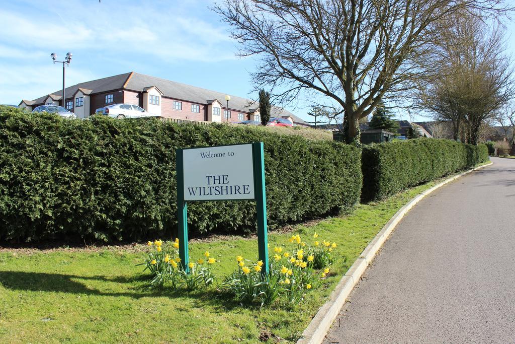 The Wiltshire Hotel, Golf And Leisure Resort Swindon Exterior photo