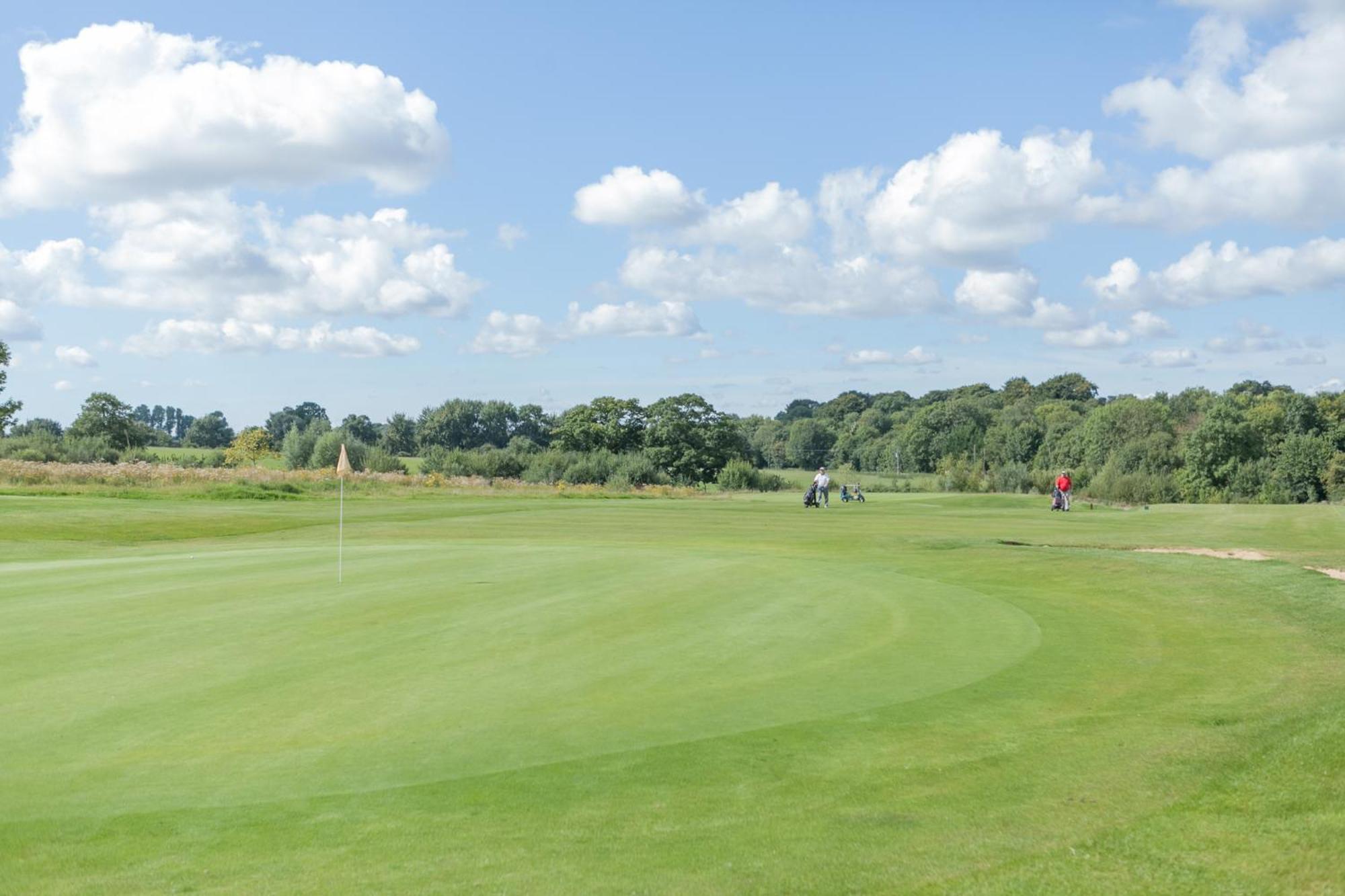 The Wiltshire Hotel, Golf And Leisure Resort Swindon Exterior photo