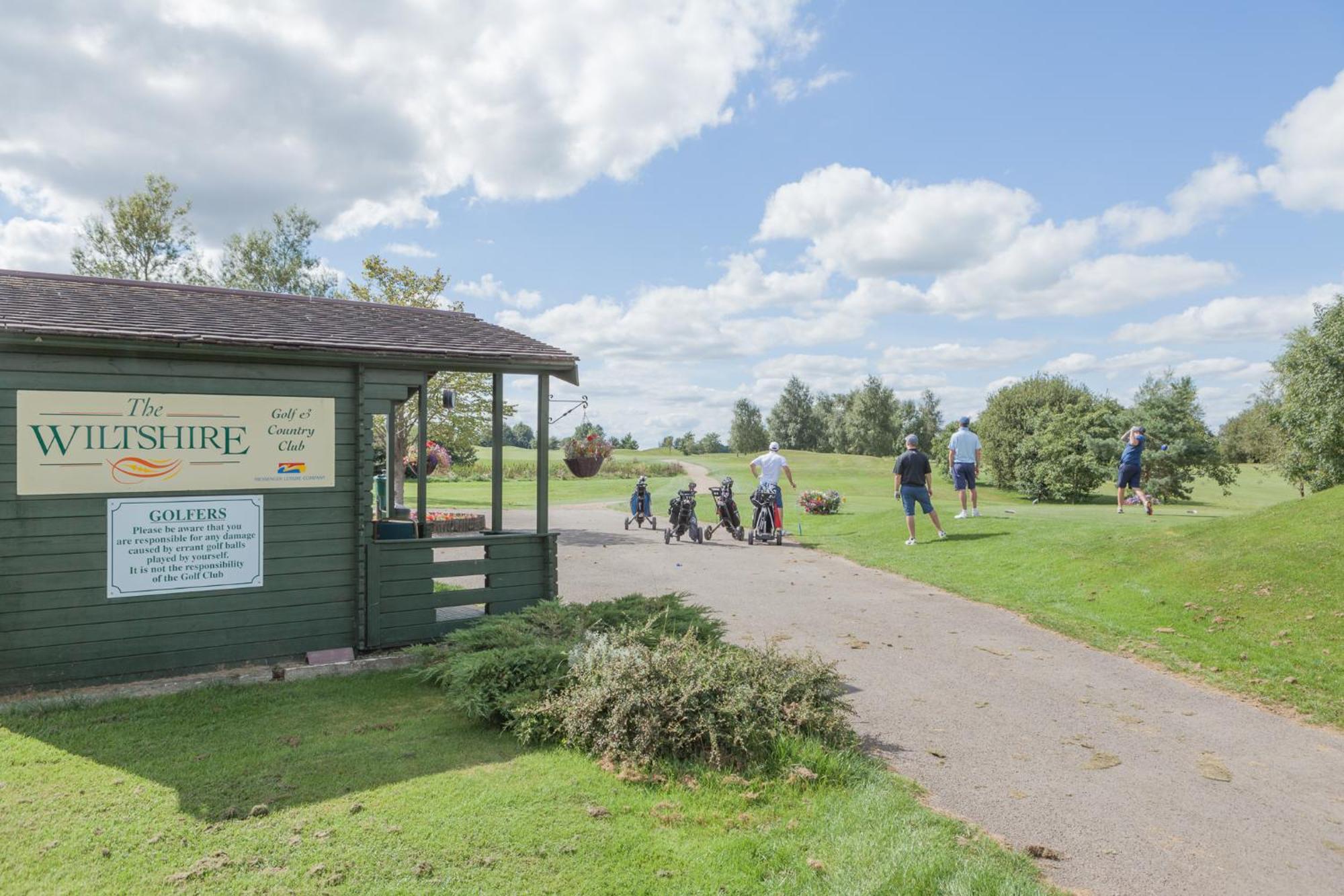 The Wiltshire Hotel, Golf And Leisure Resort Swindon Exterior photo